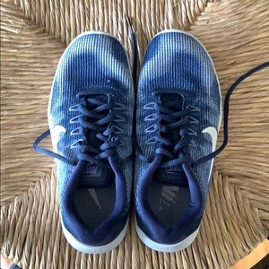 EUC Nike flex sneakers